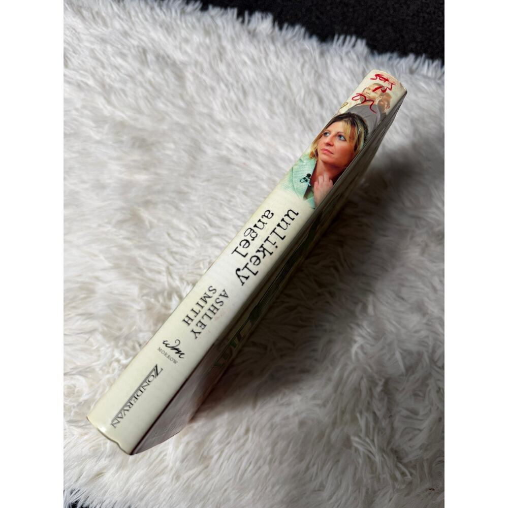 Unlikely Angel Ashley Smith The Atlanta Hostage Hero Hardcover Zondervan Book - Picture 4 of 5